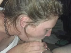 Teen stepsister loves to worship my dick